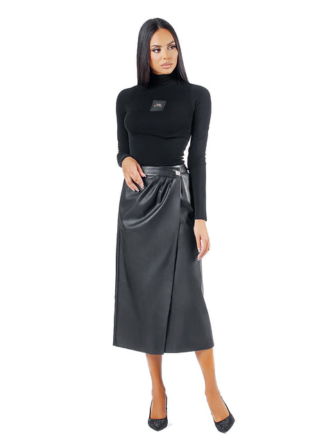 Elegant leather skirt