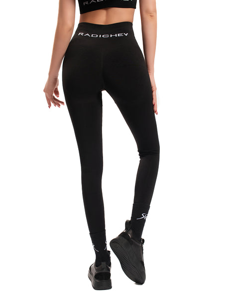 High-waisted sports leggings with a lifting effect