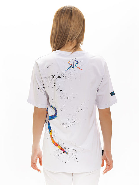 Овърсайз тениска със стилизирано цветно лого