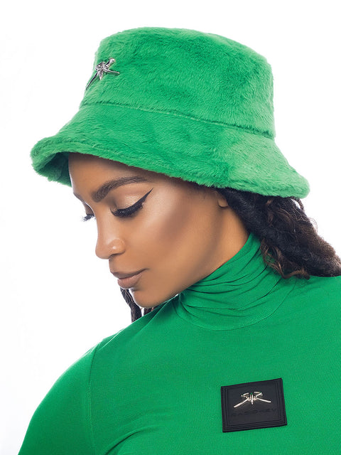 Дамска зелена шапка с лого SR