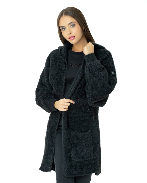 Къса пухкава жилетка с качулка в черно 