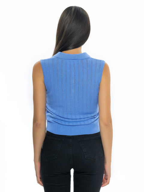 Short light blue knitted sleeveless polo shirt