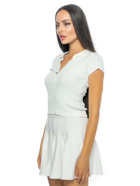 Short cream knitted blouse V-neck polo without buttons with metal logo