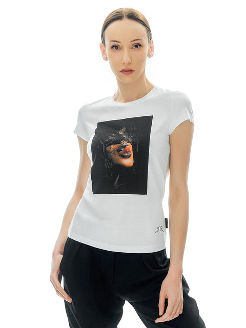 White T-shirt with а print of a face