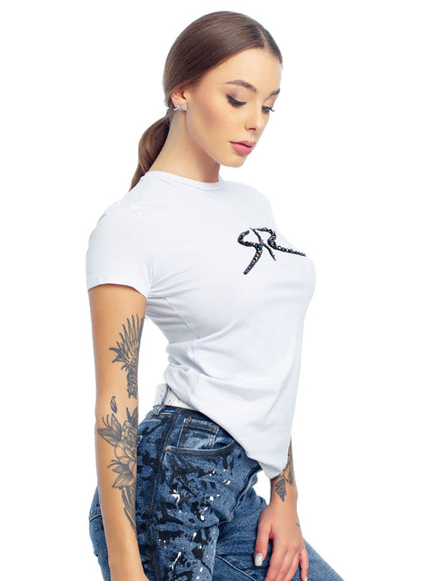 White t-shirt with embroidered logo and pearls